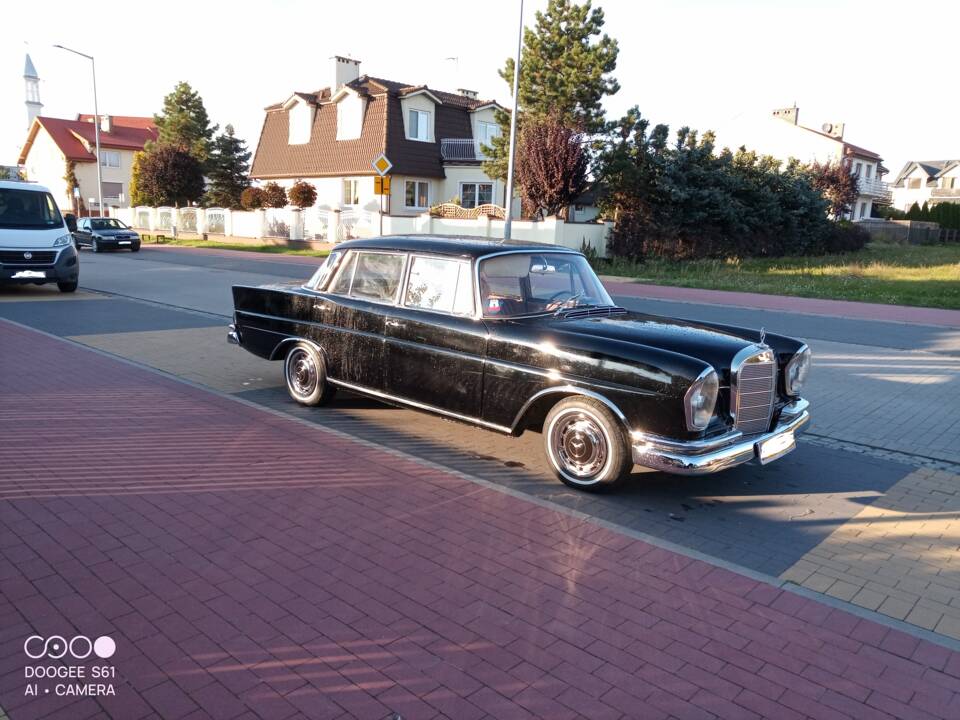 Bild 4/6 von Mercedes-Benz 220 S b (1965)