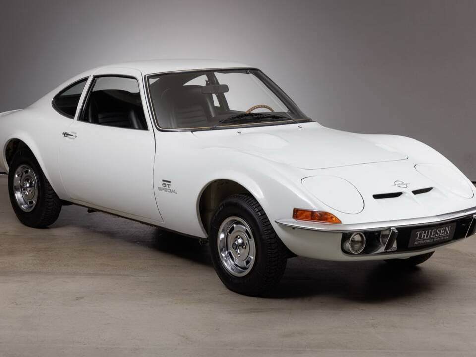 Image 4/34 of Opel GT 1900 (1969)