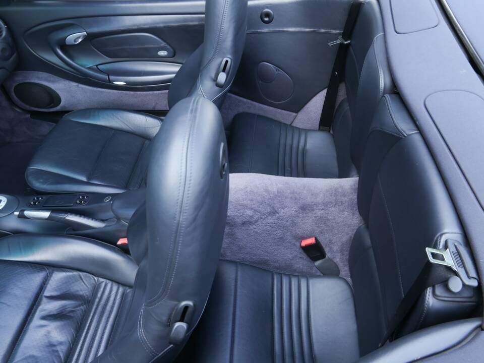 Image 37/50 of Porsche 911 Carrera 4S (2004)
