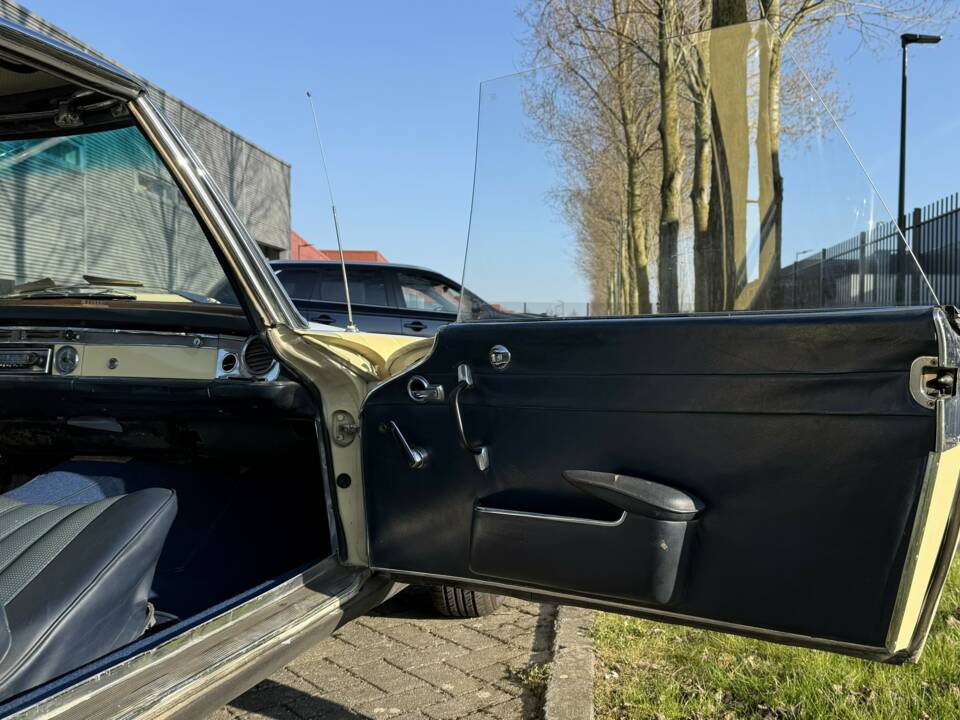 Image 12/31 de Mercedes-Benz 250 SL (1967)