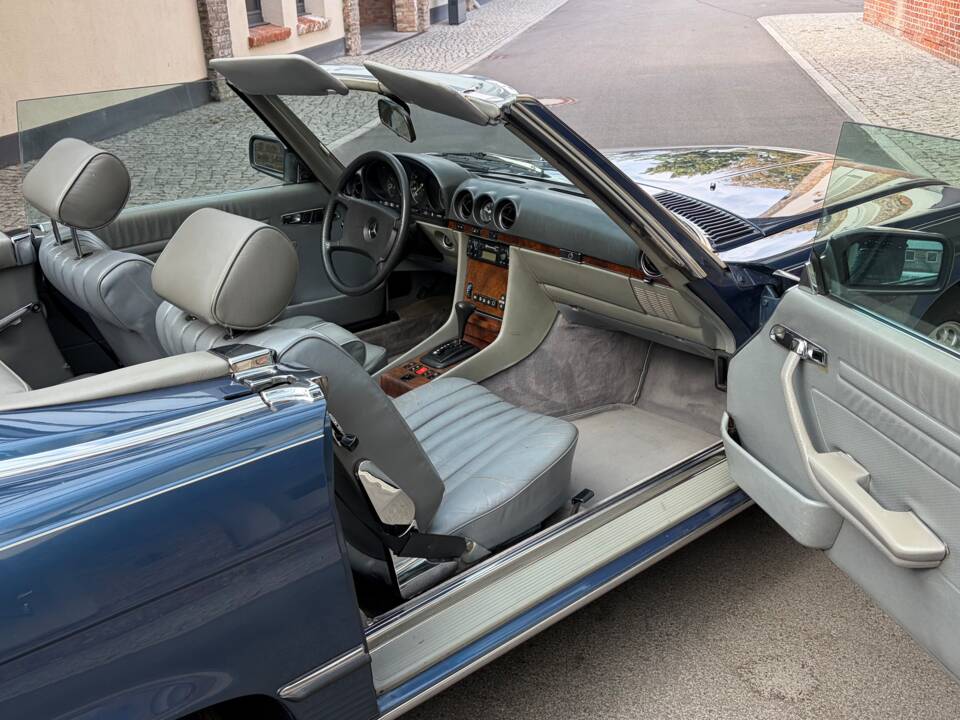 Image 71/88 of Mercedes-Benz 380 SL (1984)