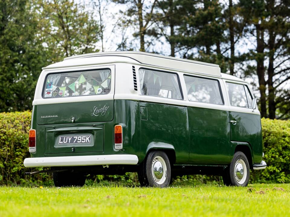 Image 4/50 of Volkswagen T2 Brasil Camper (1972)