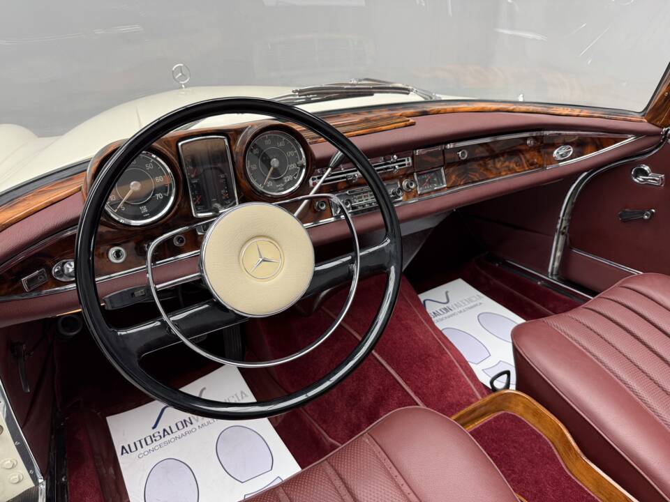 Afbeelding 32/36 van Mercedes-Benz 250 SE (1966)
