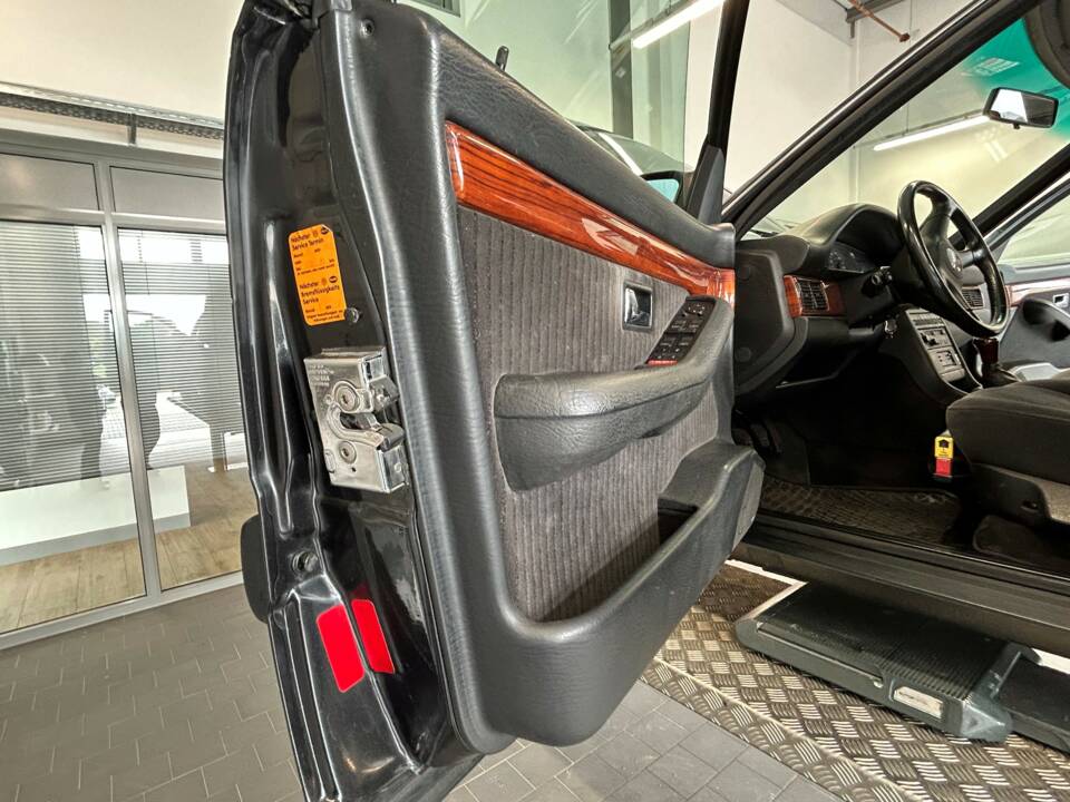 Immagine 24/44 di Audi 200 - 2.2 20V Turbo quattro (1990)