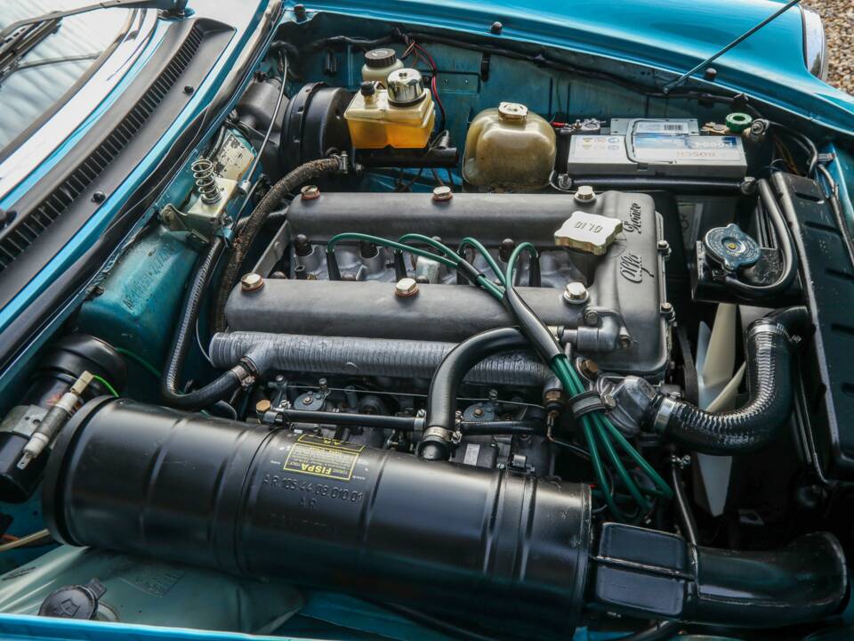 Image 49/50 of Alfa Romeo 2000 Spider Veloce (1981)