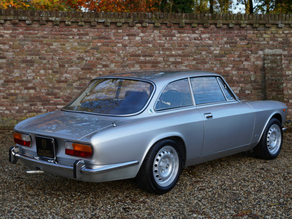 Bild 27/50 von Alfa Romeo 2000 GTV (1972)