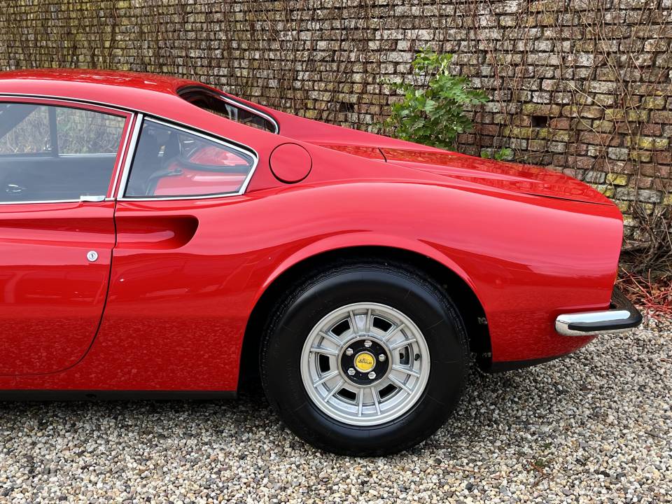 Image 48/50 de Ferrari Dino 246 GT (1971)