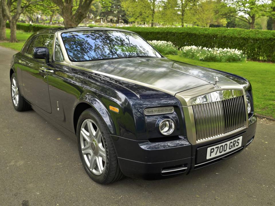 Bild 1/50 von Rolls-Royce Phantom Coupé (2012)