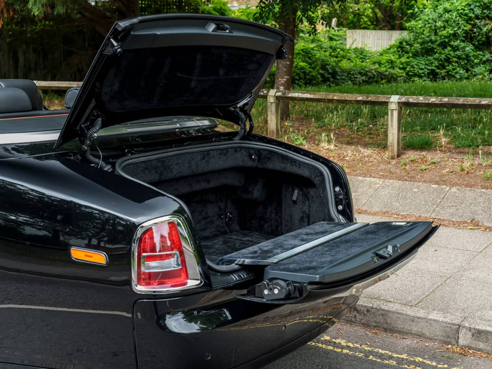 Image 34/35 of Rolls-Royce Phantom DHC (2008)