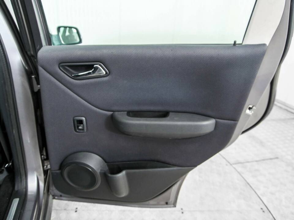 Bild 36/43 von Mercedes-Benz A 160 CDI (2010)