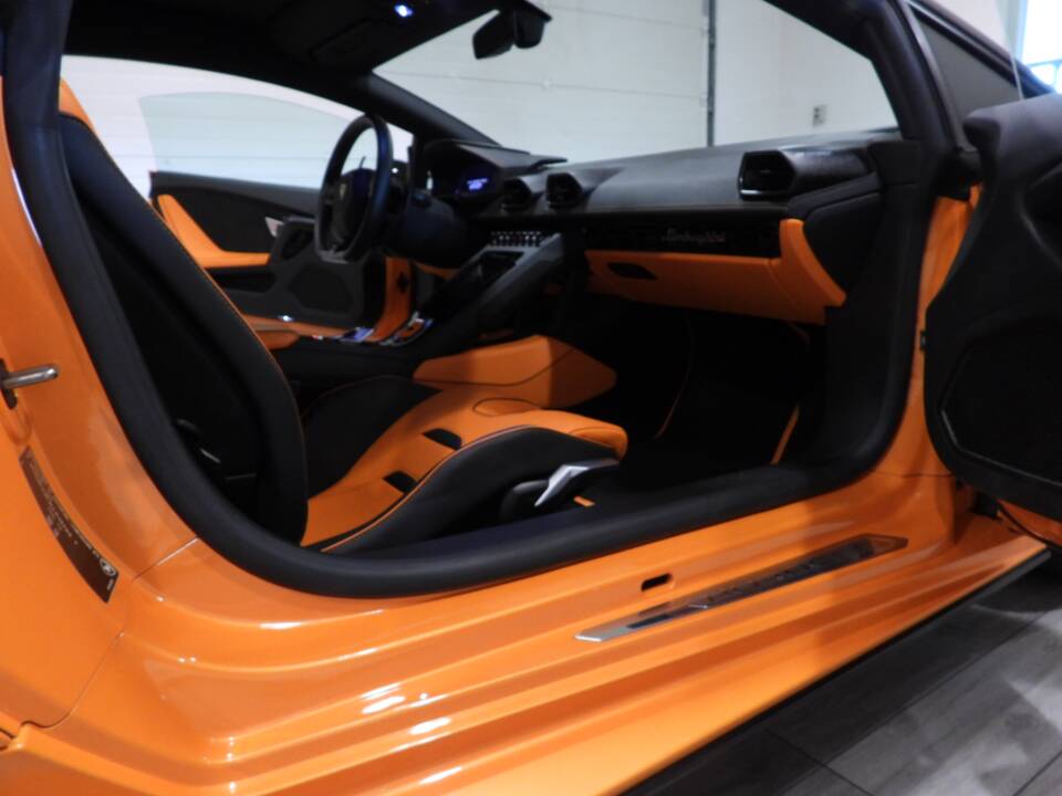 Bild 9/15 von Lamborghini Huracán Evo RWD (2020)