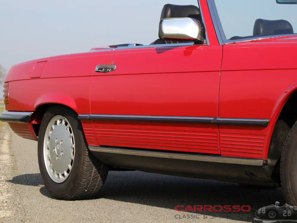 Image 22/41 of Mercedes-Benz 300 SL (1987)