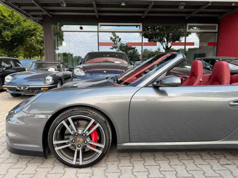Imagen 3/41 de Porsche 911 Turbo (2009)