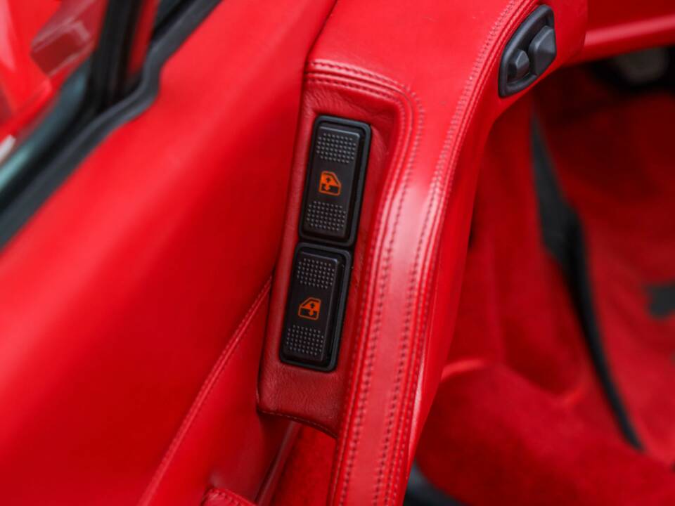 Immagine 41/50 di Ferrari 328 GTS (1986)