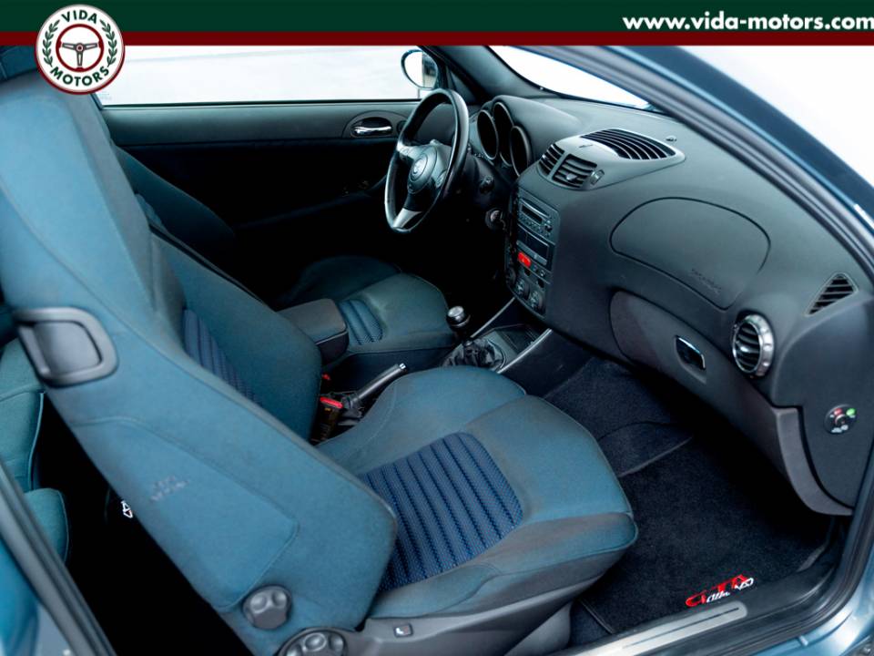 Image 28/45 de Alfa Romeo 147 3.2 GTA (2004)