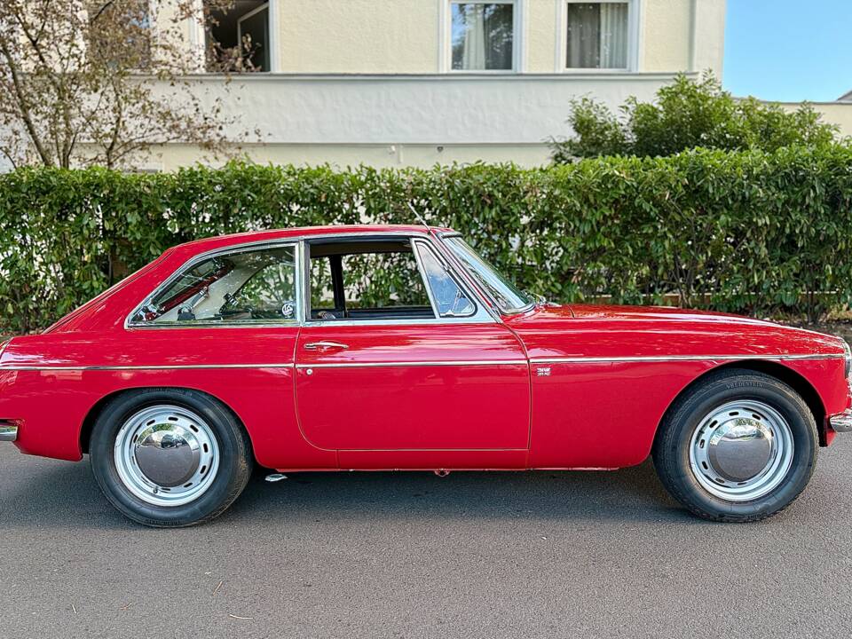 Bild 21/21 von MG MGC GT (1968)
