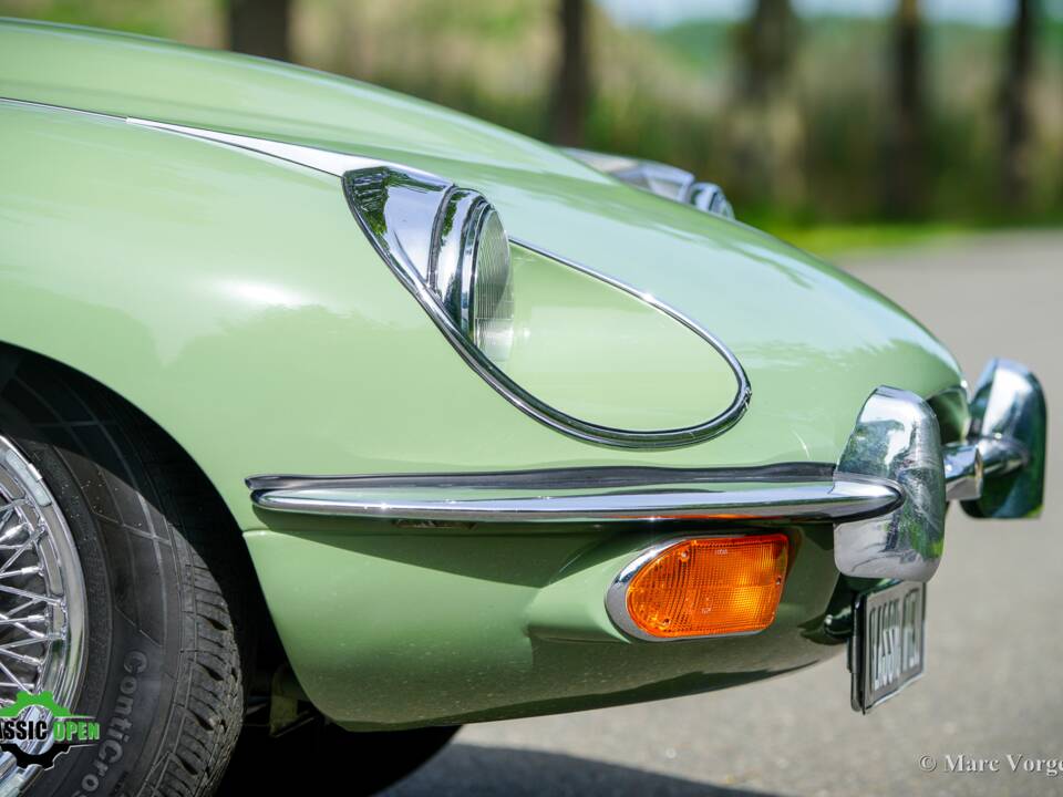 Image 26/60 de Jaguar E-Type (1969)
