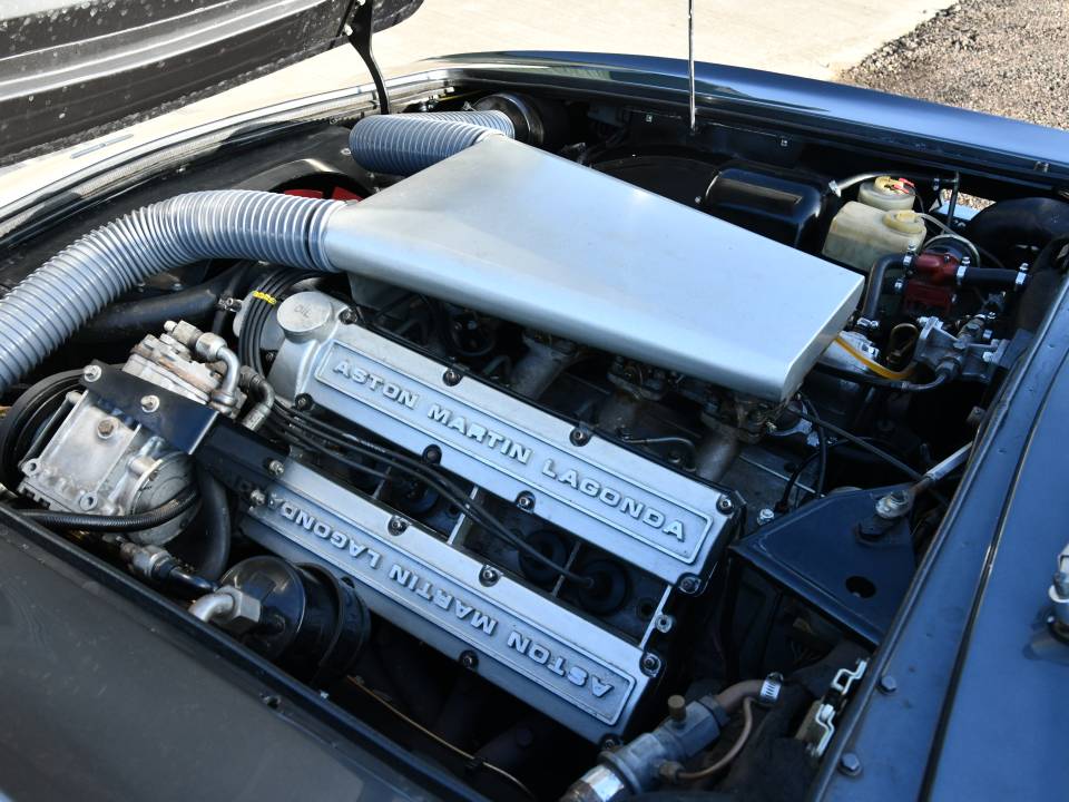 Bild 2/16 von Aston Martin V8 (1976)