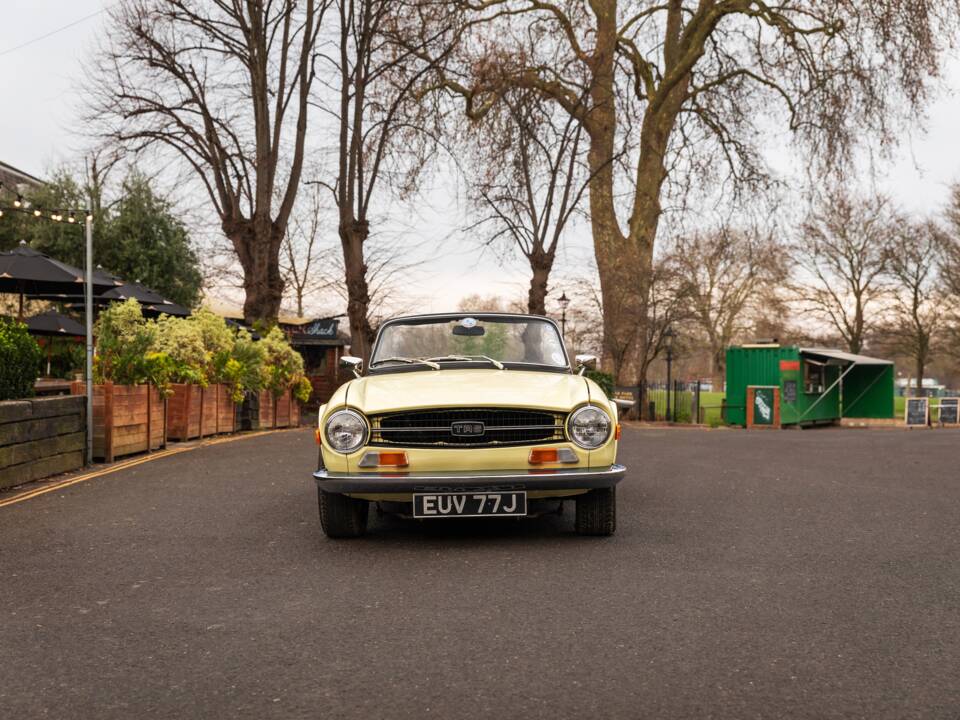 Image 15/47 de Triumph TR 6 (1971)