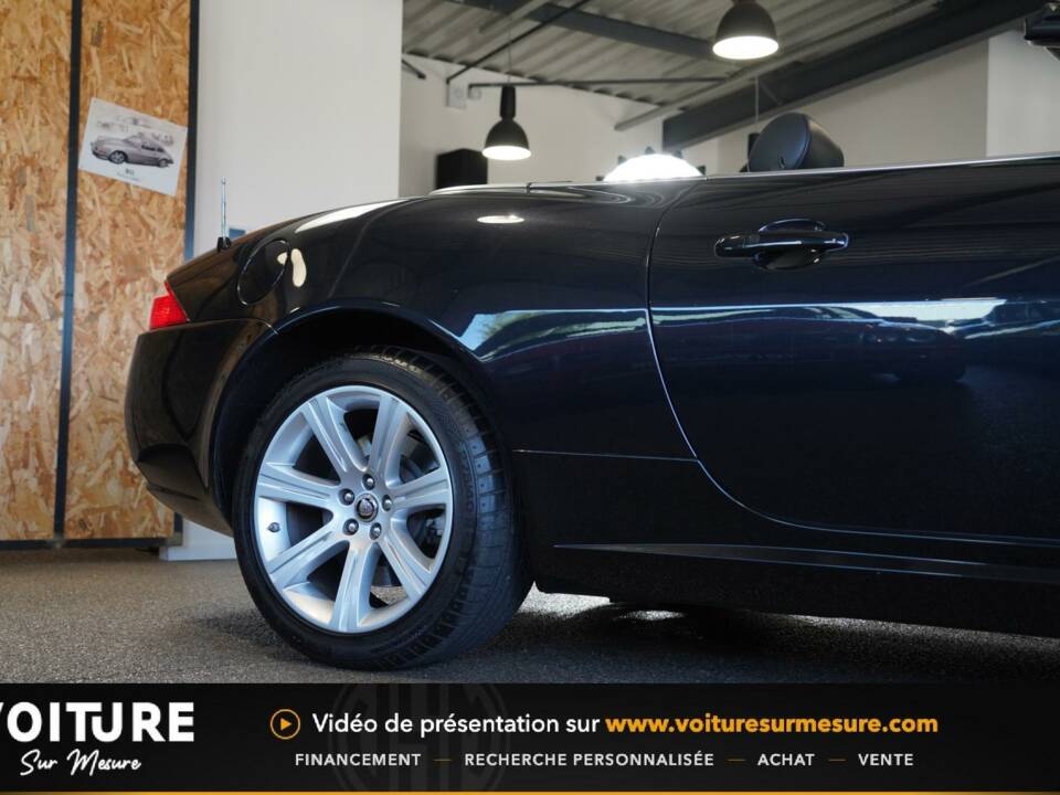Image 17/37 of Jaguar XK 4.2 (2006)