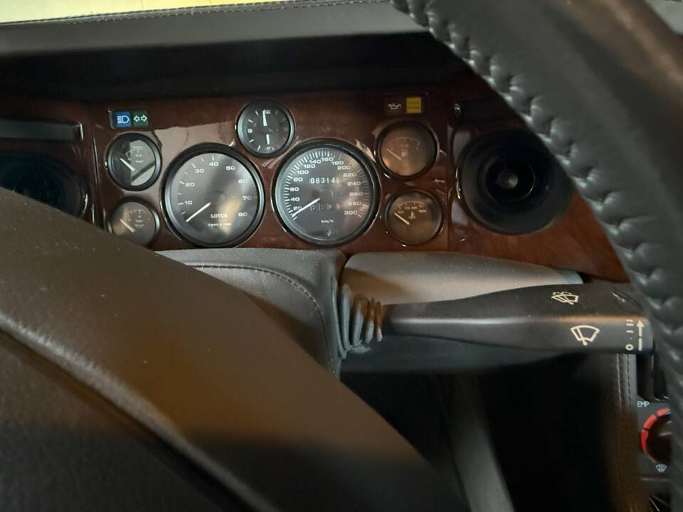 Image 8/14 of Lotus Esprit S4s (1995)