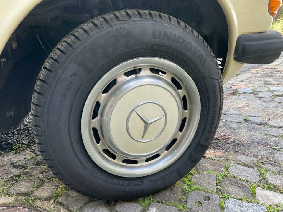 Bild 52/73 von Mercedes-Benz 300 D (1977)