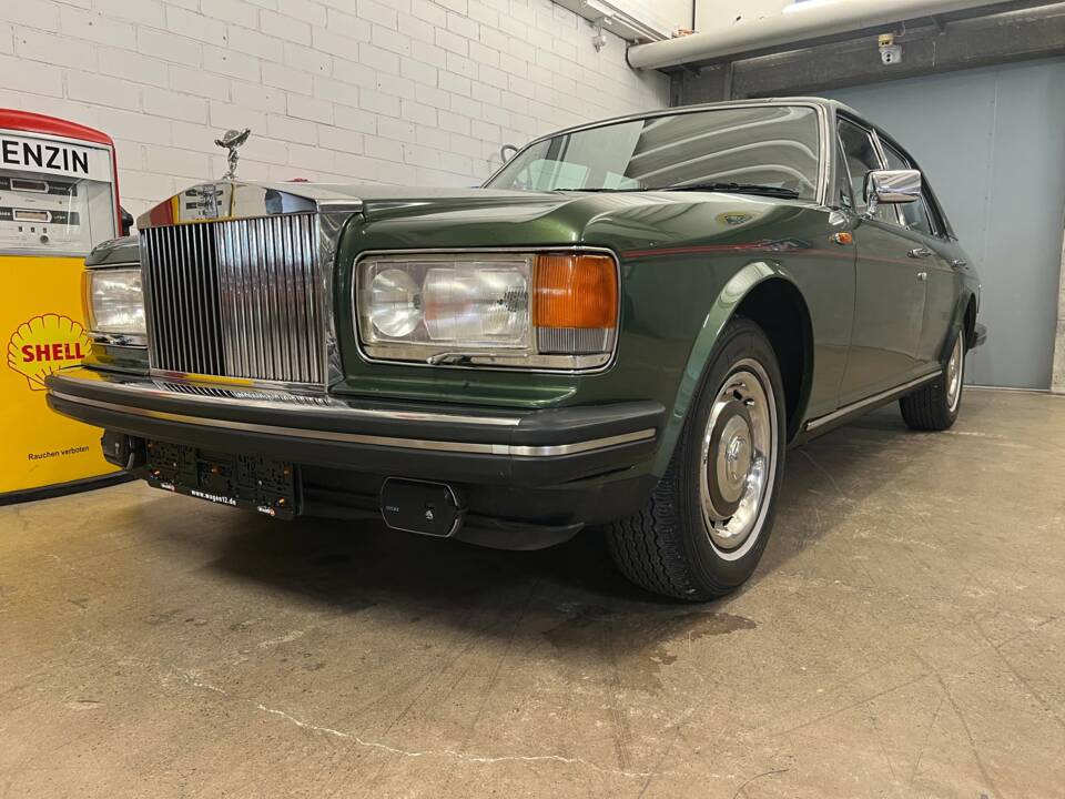 Image 2/18 of Rolls-Royce Silver Spirit (1982)