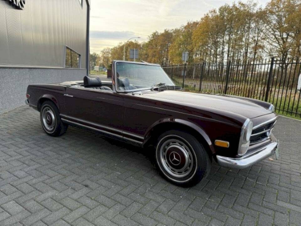 Image 11/36 de Mercedes-Benz 280 SL (1969)