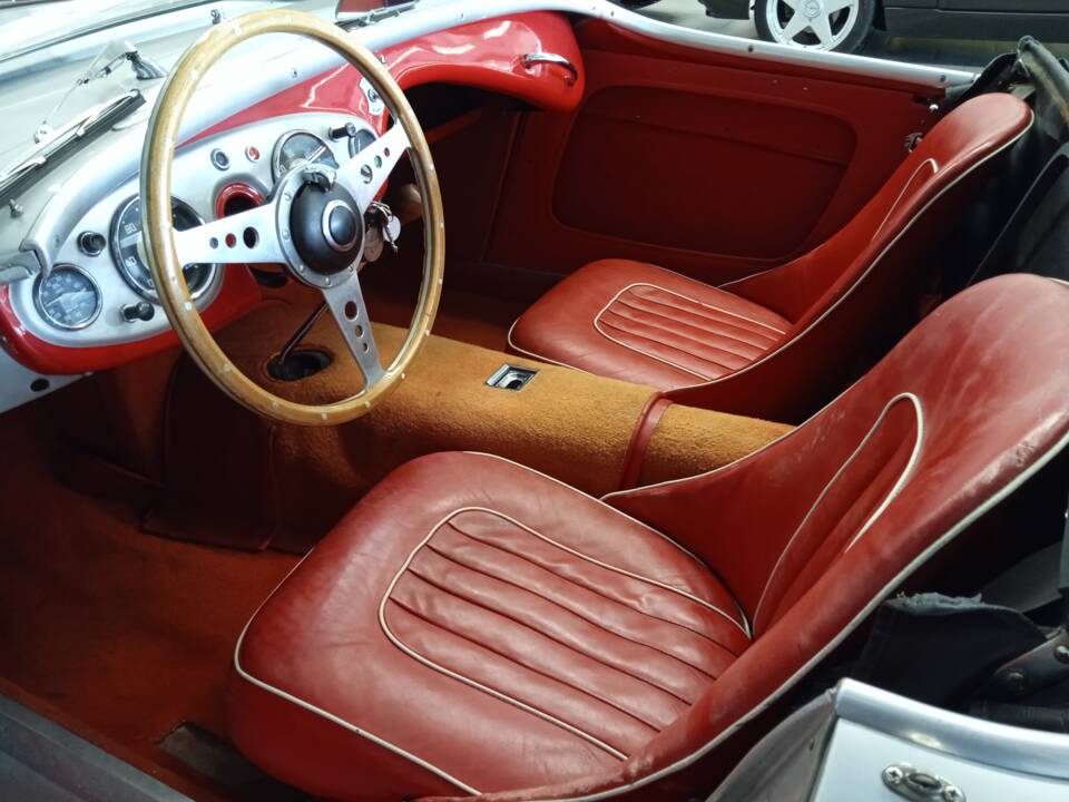 Image 13/15 of Austin-Healey 100&#x2F;4 (BN2) (1956)