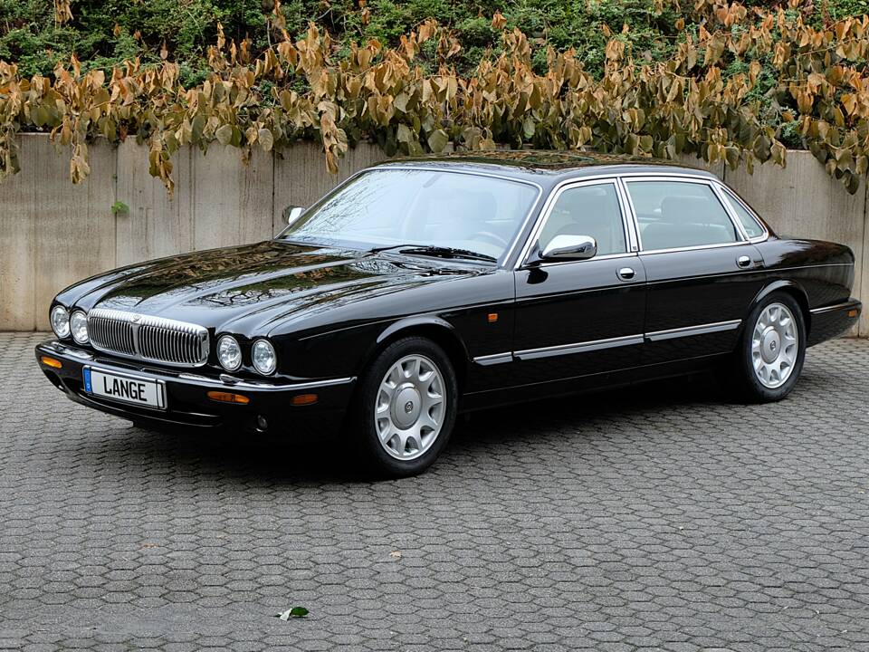 Image 1/60 de Daimler Super V8 (2000)