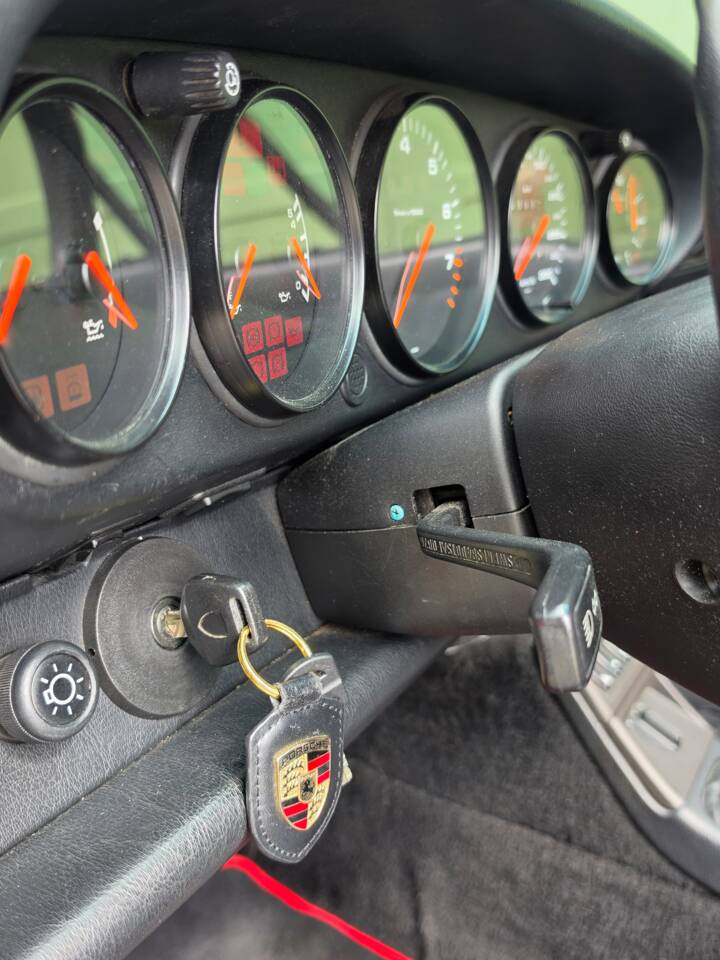 Bild 26/113 von Porsche 911 Carrera 2 (1991)