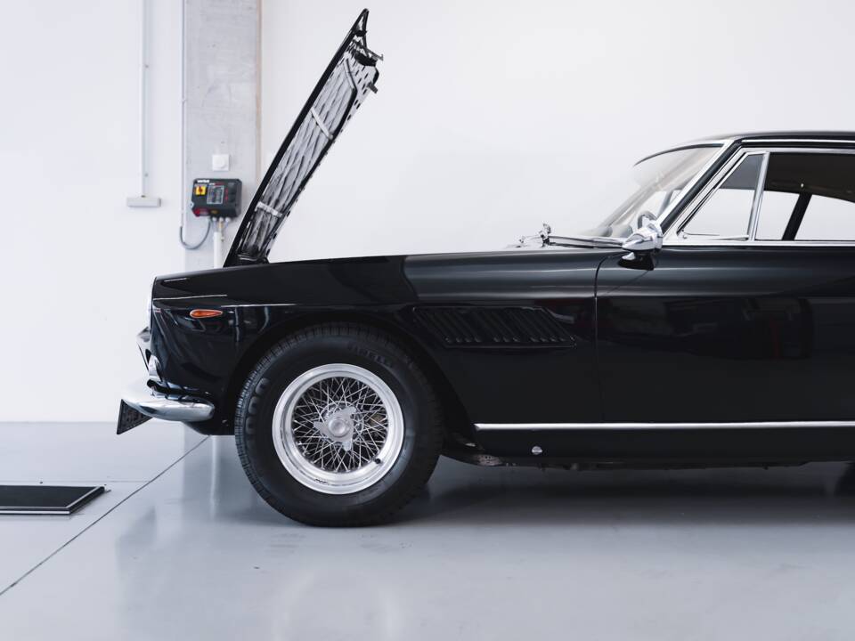 Image 4/100 of Ferrari 330 GT 2+2 (1965)