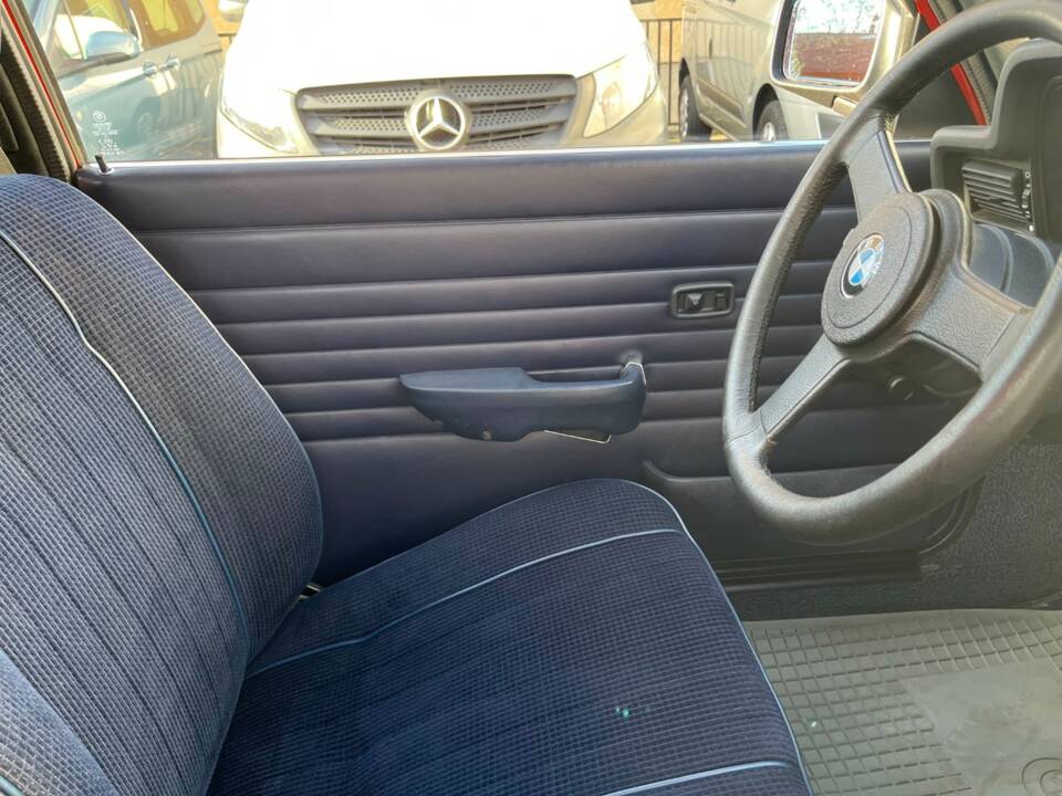 Image 19/30 of BMW 323i (1980)