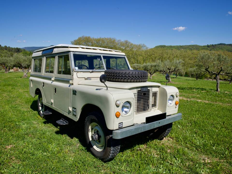 Image 4/14 of Land Rover 109 (1971)