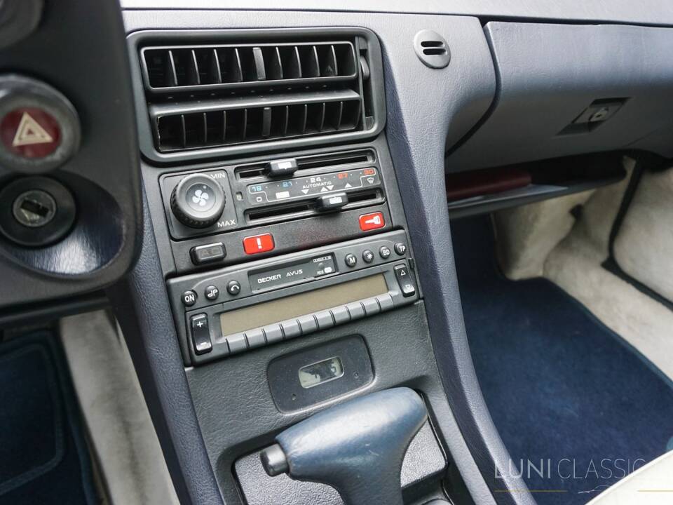 Immagine 36/46 di Porsche 928 S4 (1988)