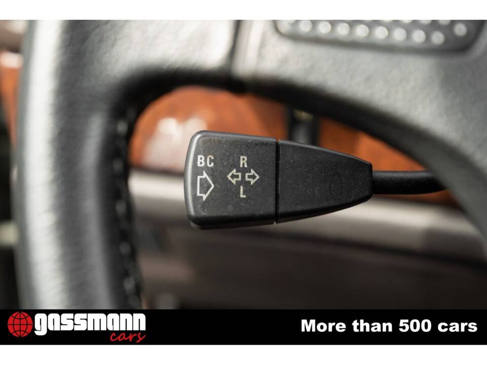 Image 13/15 of BMW 750iL (1989)