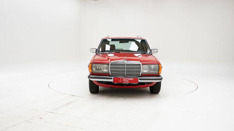 Image 5/15 of Mercedes-Benz 300 TD (1980)
