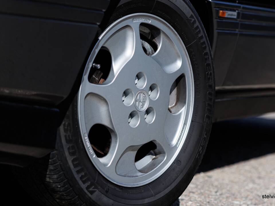 Bild 17/42 von Alfa Romeo 164 3.0 V6 (1989)