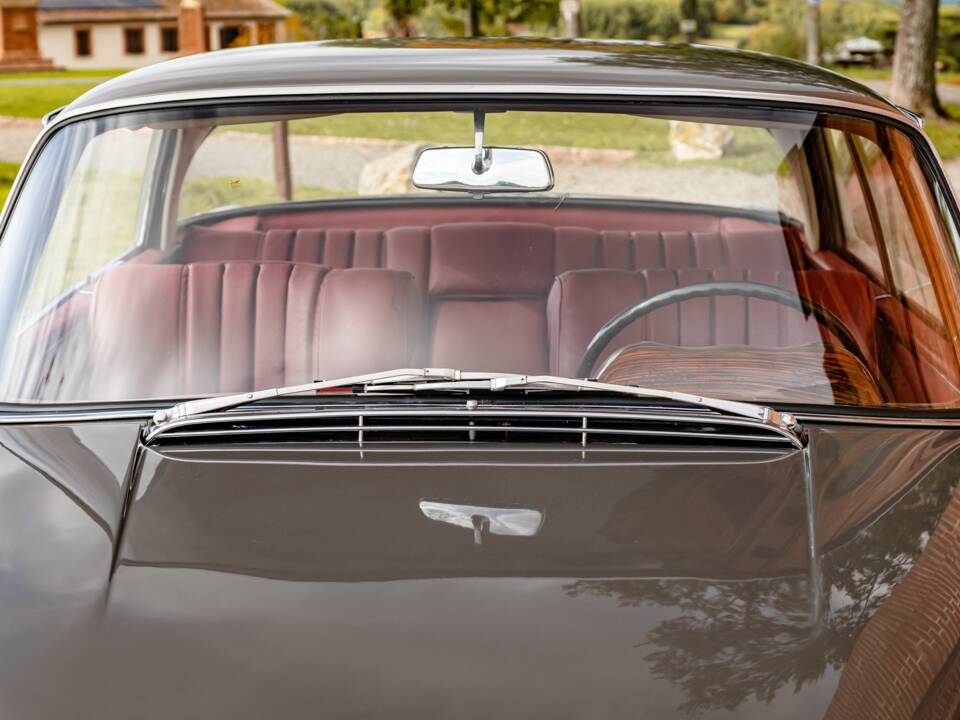 Image 10/86 of Mercedes-Benz 300 SE (1965)