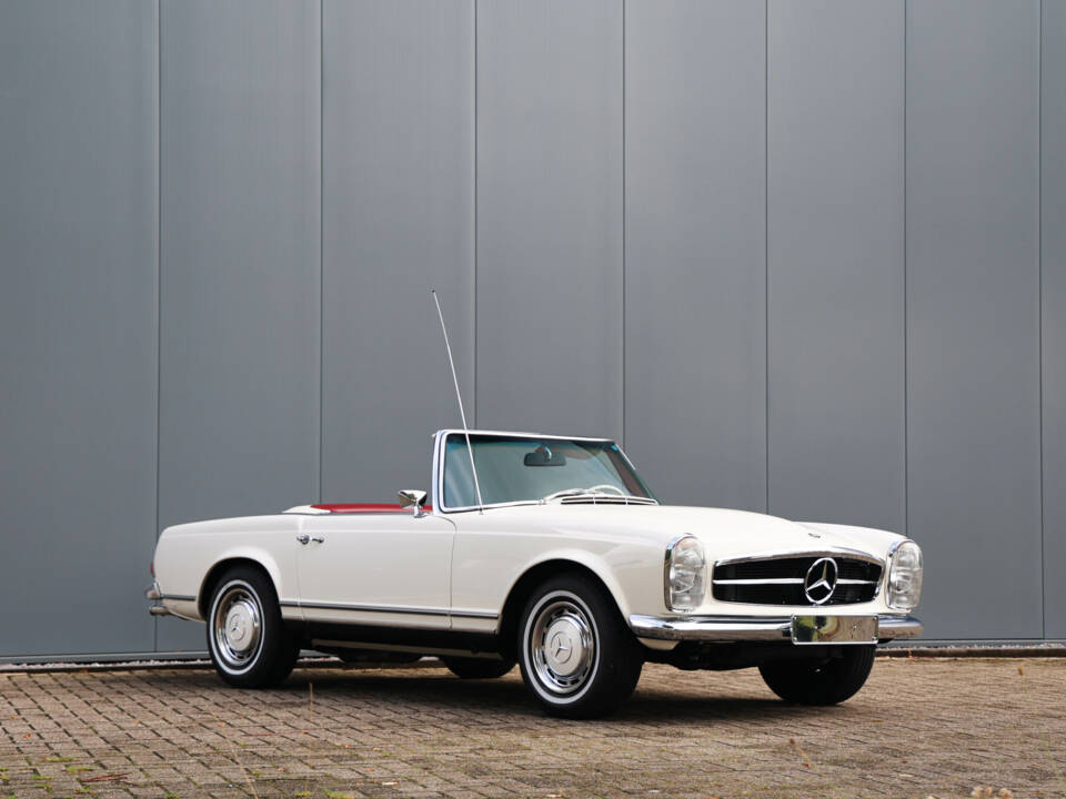 Immagine 10/56 di Mercedes-Benz 280 SL (1969)