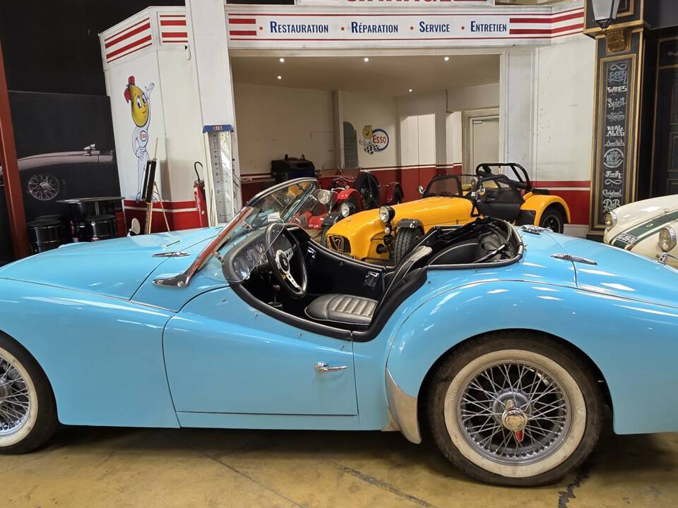 Image 22/50 of Triumph TR 3A (1959)