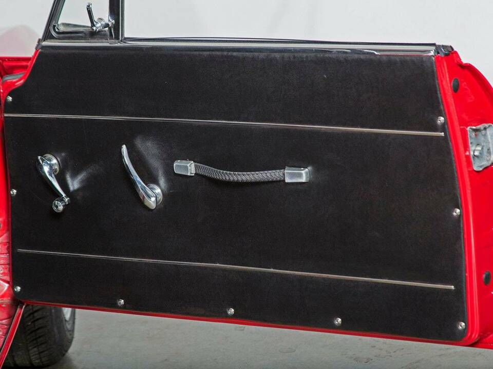 Immagine 21/31 di Alfa Romeo Giulia GTA 1300 Junior (1968)