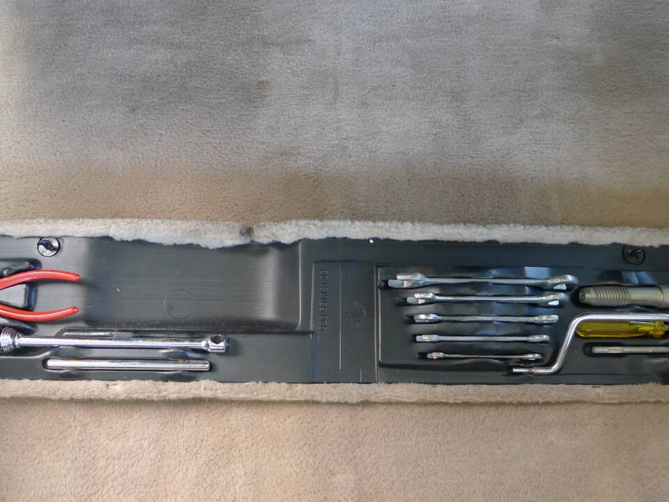 Bild 31/50 von Porsche 928 S (1986)