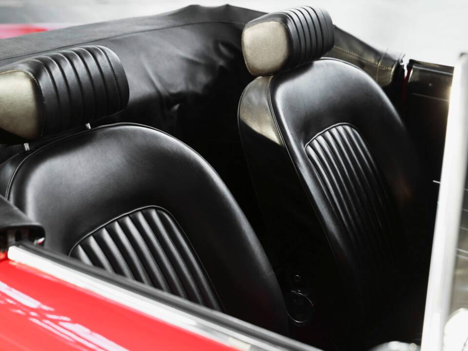 Immagine 27/47 di Alfa Romeo 1300 Spider Junior (1969)