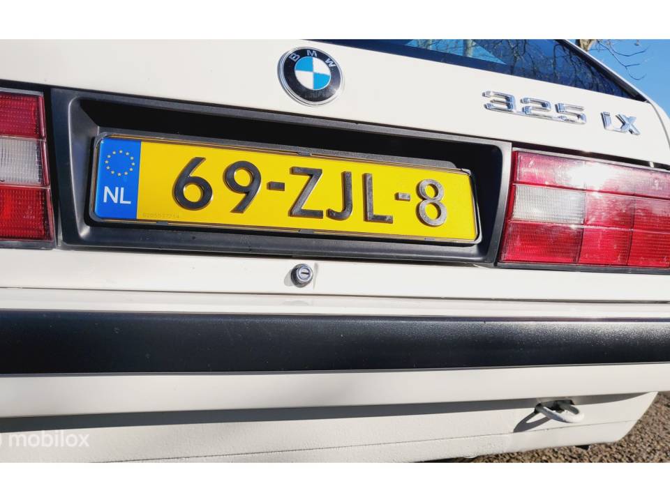 Imagen 23/35 de BMW 325ix Touring (1991)