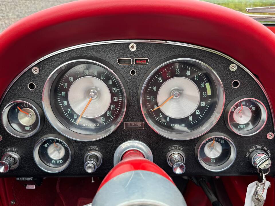 Image 50/52 of Chevrolet Corvette Sting Ray Convertible (1963)