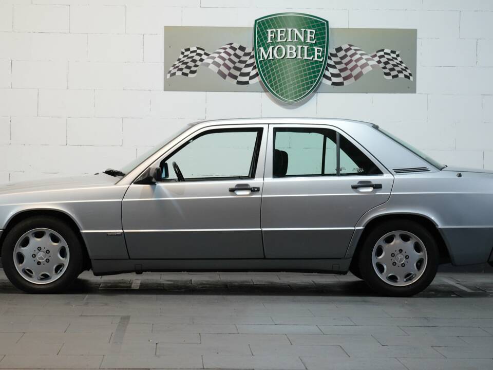 Bild 2/32 von Mercedes-Benz 190 E 1.8 (1991)