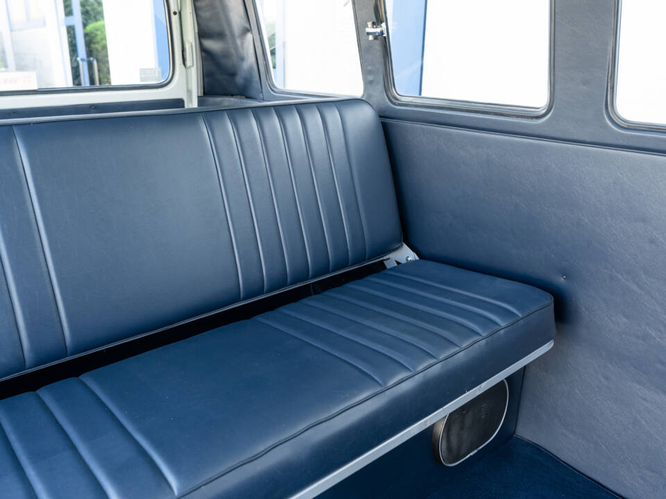 Image 66/89 of Volkswagen T1 Samba (1966)