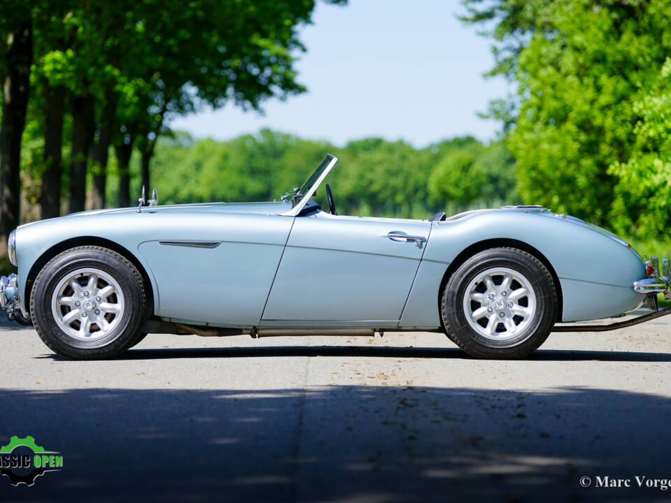 Image 3/51 of Austin-Healey 100&#x2F;6 (BN4) (1958)