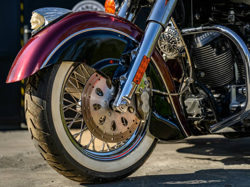 Image 5/8 of Indian Chief Roadmaster (2002)